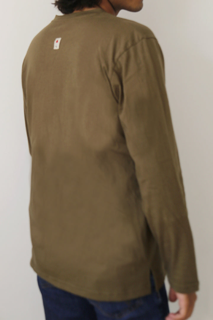 Henley T-Shirt in Olive